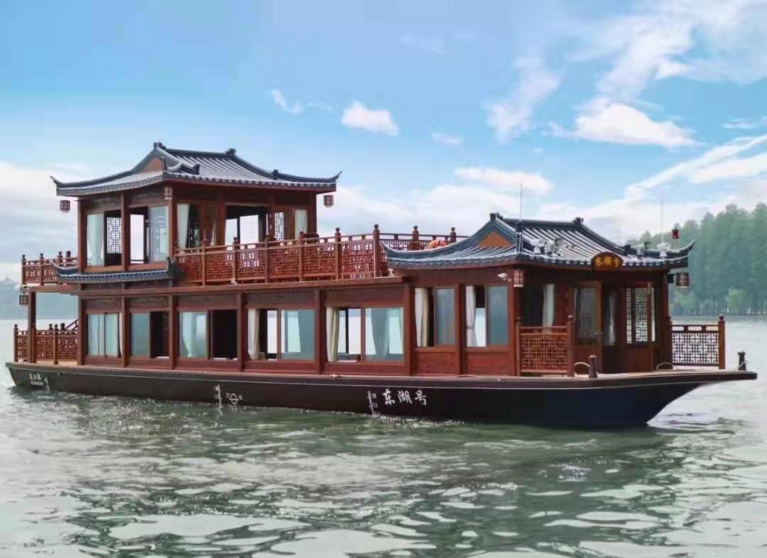 东湖号游船